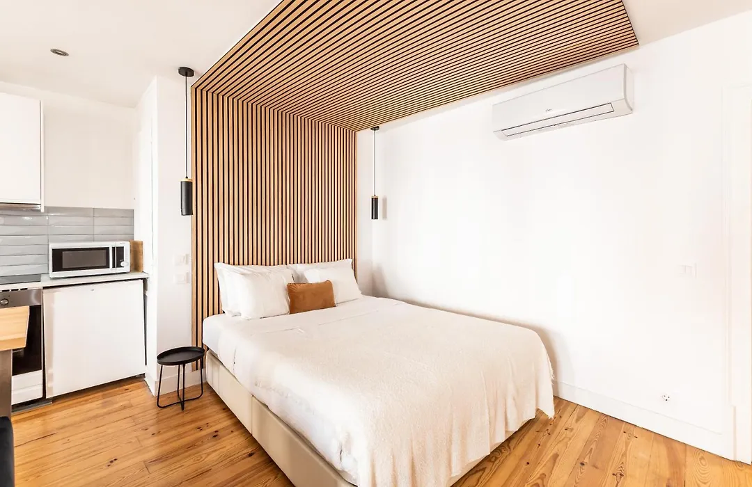 Sunlit & Patio Studios - Prime Lisbon-1